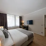 Emily Neue Messe Otel 4*