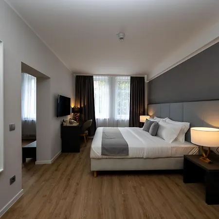 Hotel Emily Neue Messe 4*