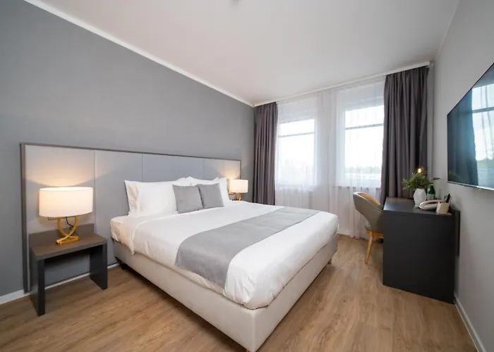 Отель Emily Neue Messe