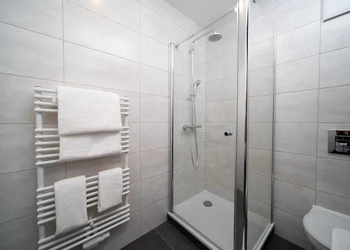 Отель Emily Neue Messe