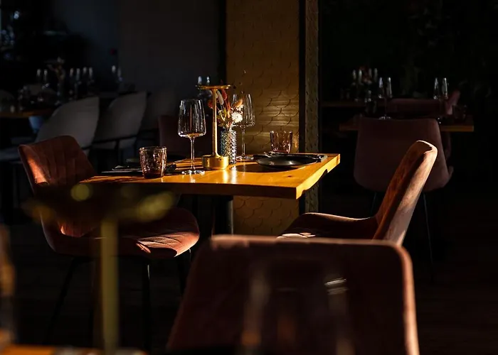 Отель Emily Neue Messe 4*